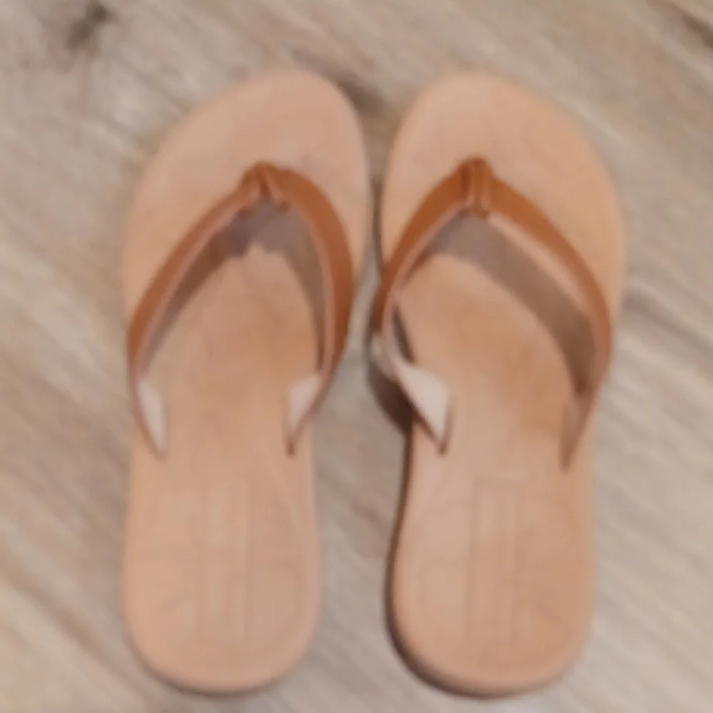Tommy Bahama Brown Sandals - Picture 3 of 5
